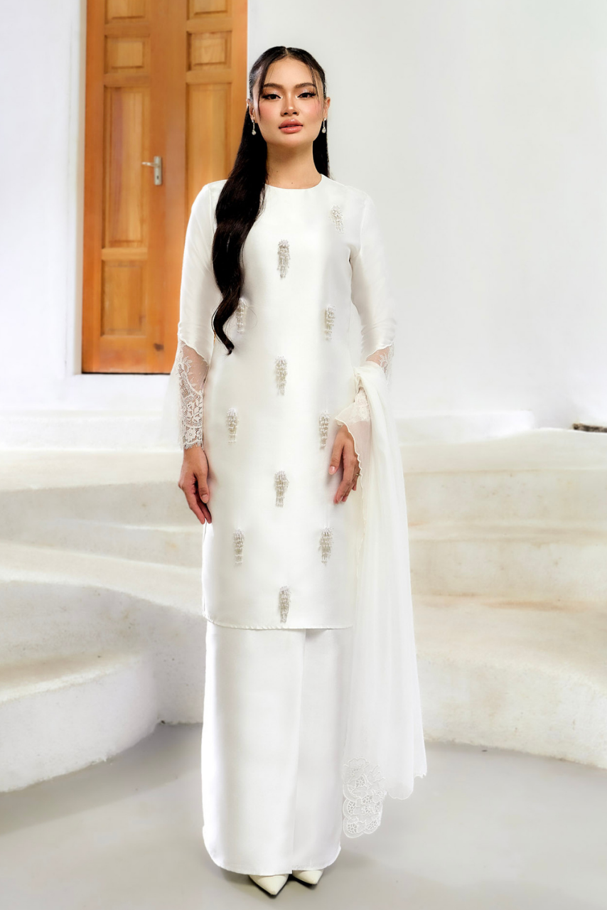 ELAYA IN PEARL WHITE