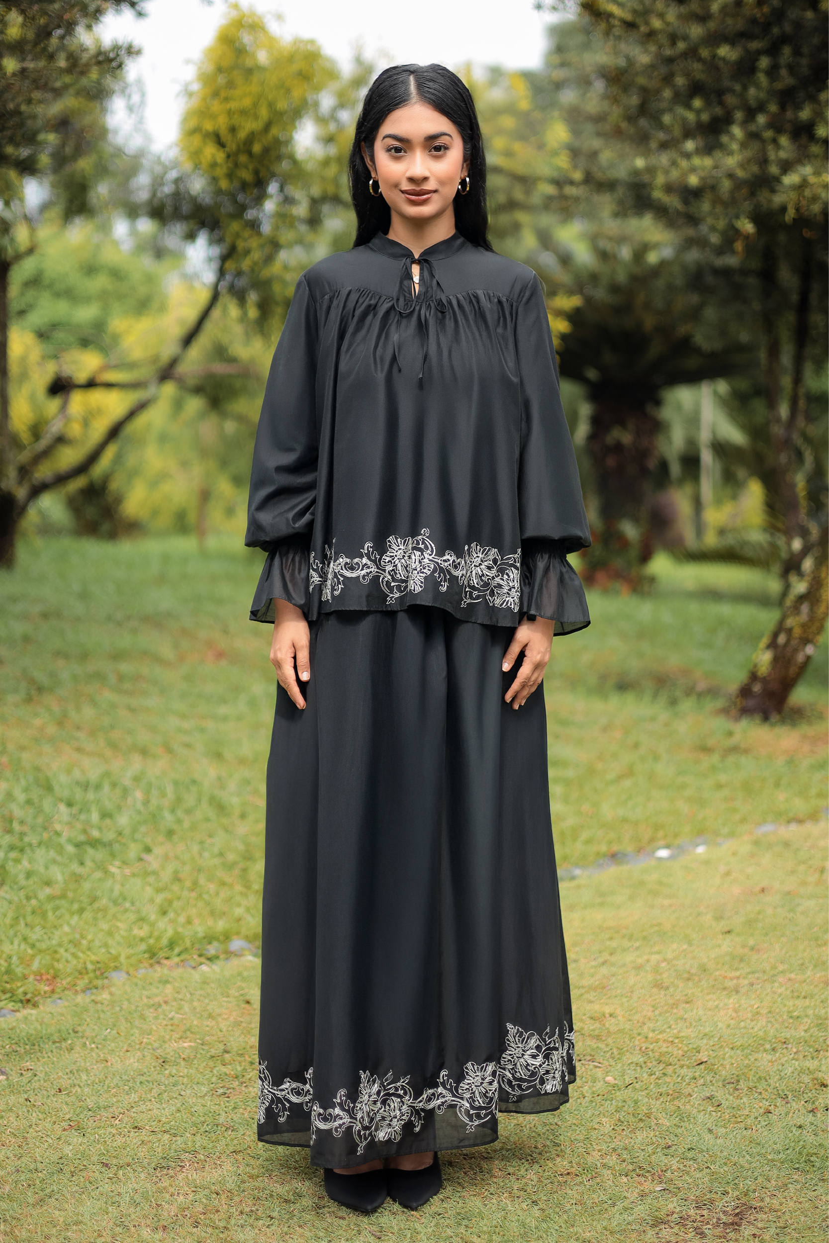 RINESA IN BLACK