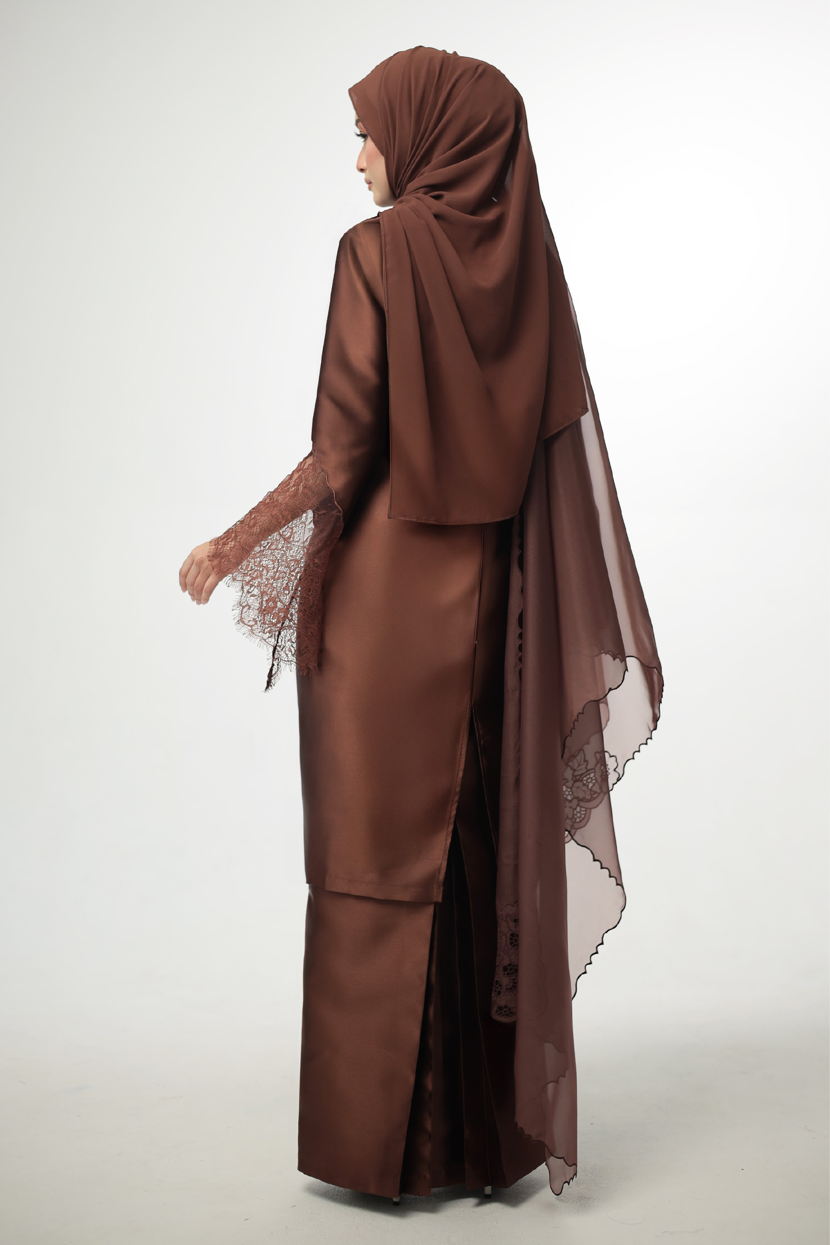 ELAYA IN RICH BROWN