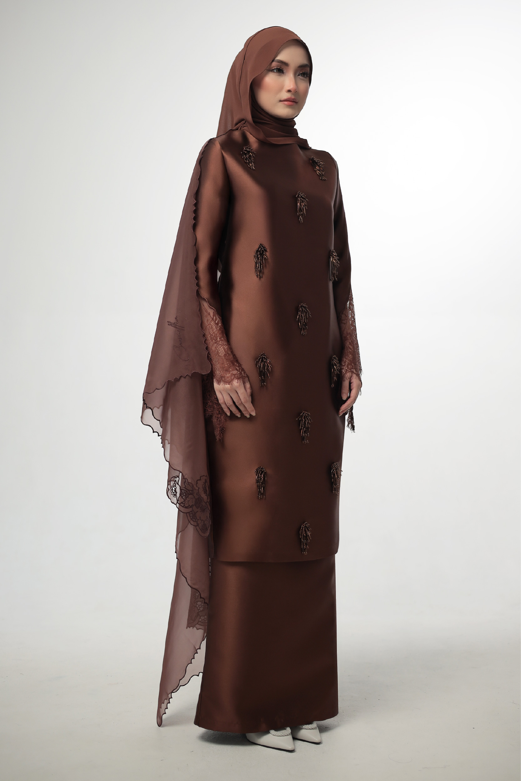 ELAYA IN RICH BROWN