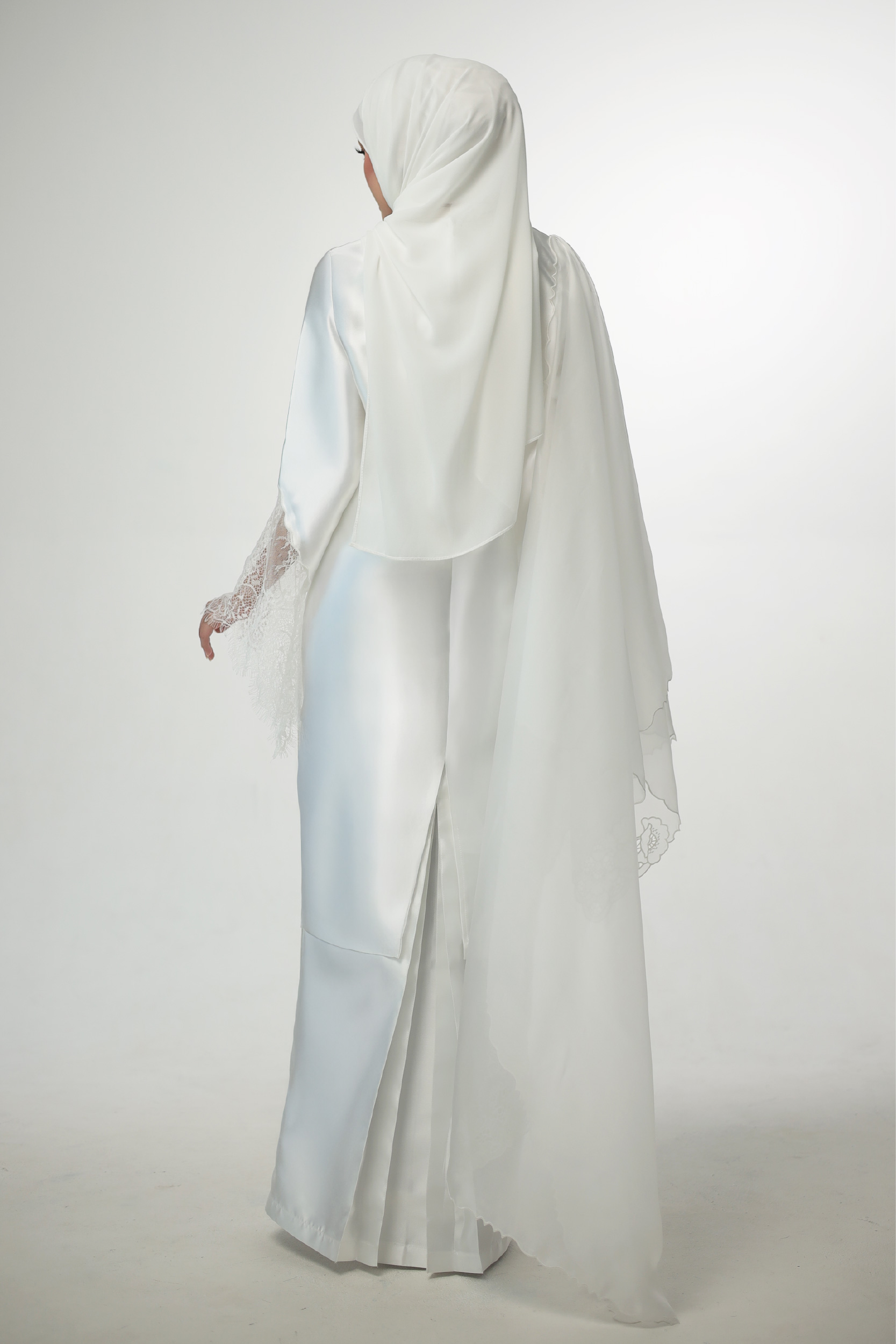 ELAYA IN PEARL WHITE