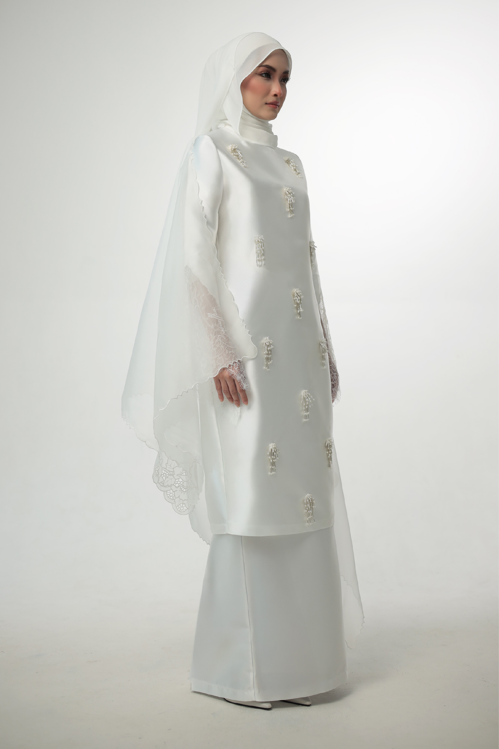ELAYA IN PEARL WHITE