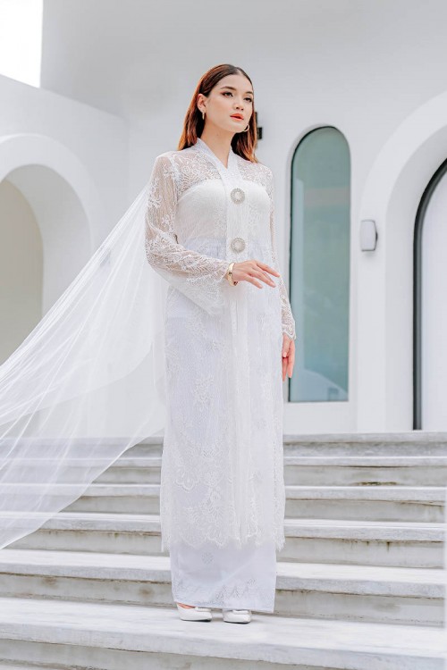 DELINA IN VIVID WHITE(FREE VEIL/BROOCH)