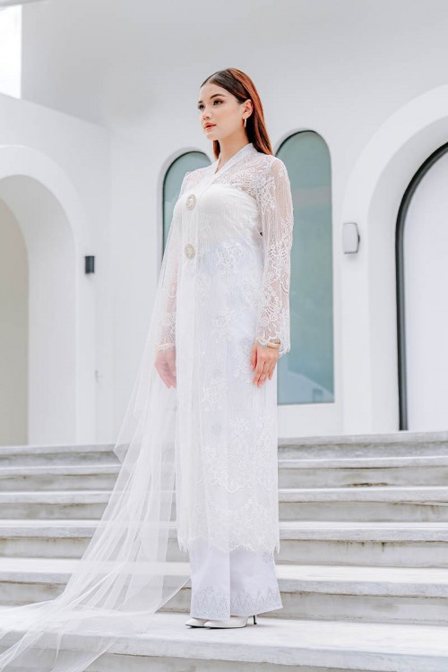 DELINA IN VIVID WHITE(FREE VEIL/BROOCH)