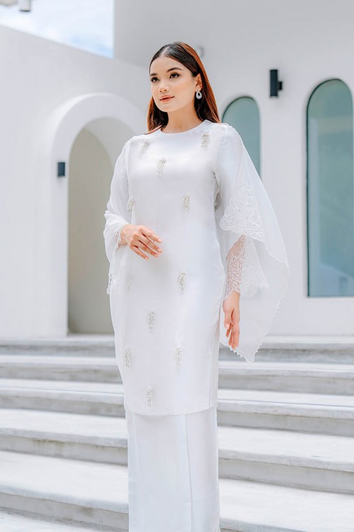 ELAYA IN VIVID WHITE(FREE VEIL)