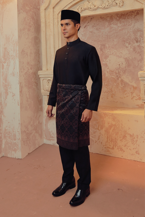 EUSOF IN BLACK