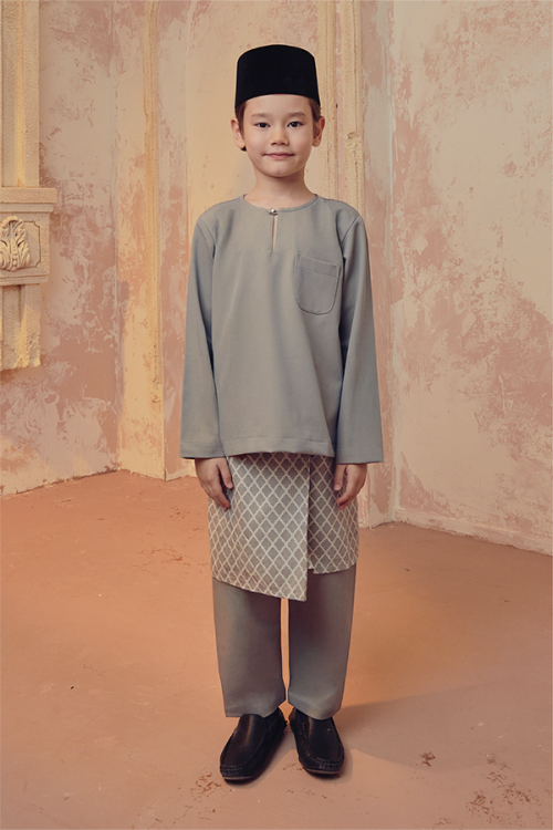 EUSOF KIDS IN DUSTY GREY