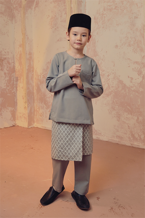 EUSOF KIDS IN DUSTY GREY