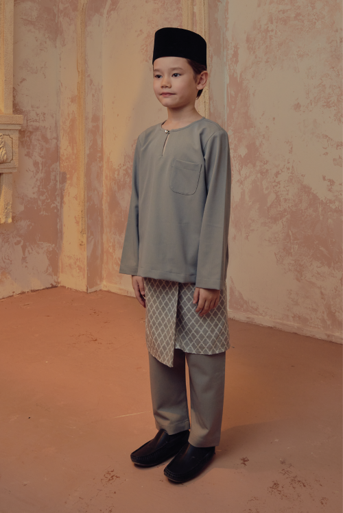 EUSOF KIDS IN DUSTY GREY