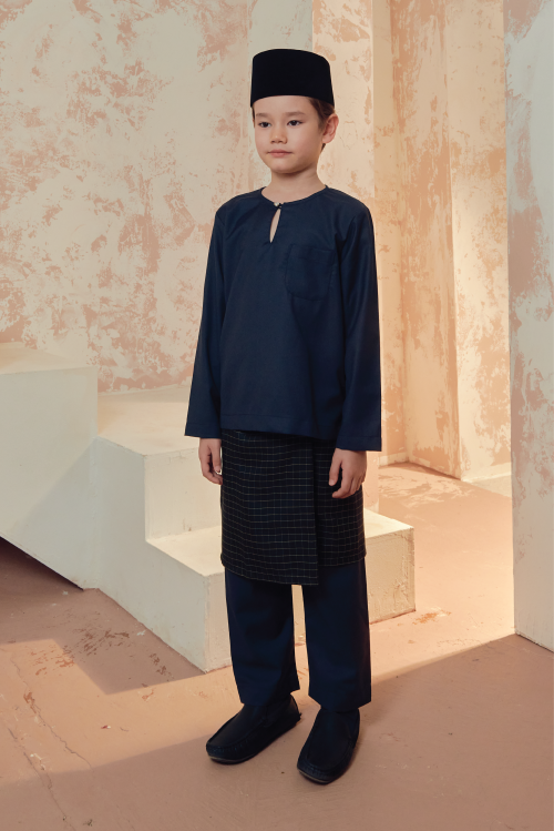 EUSOF KIDS IN NAVY BLUE