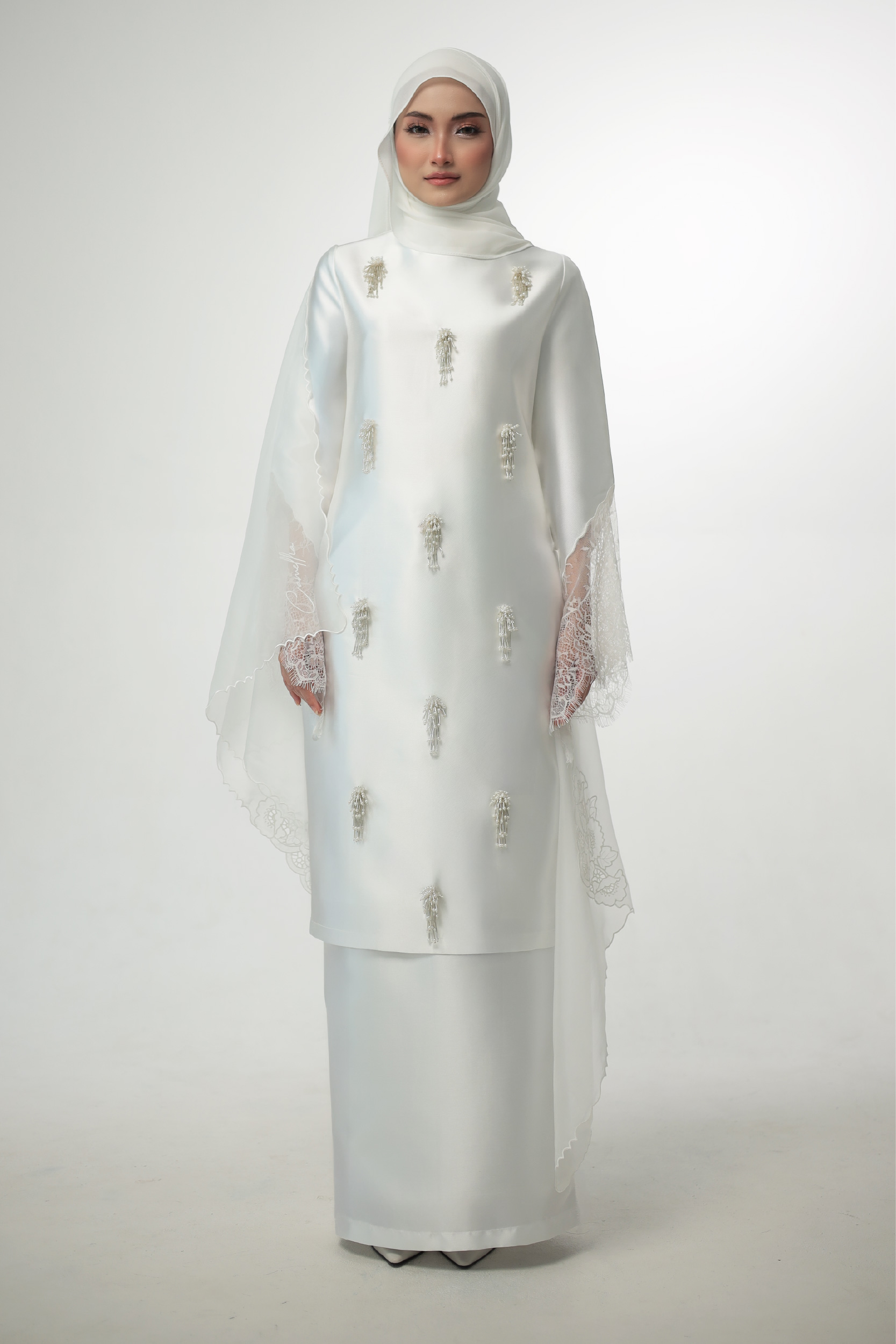 ELAYA IN PEARL WHITE